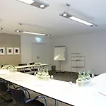 V-Hotel Отель Бонн