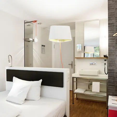 V-hotel Hotel 4*