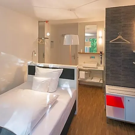 Hotel V-hotel 4*