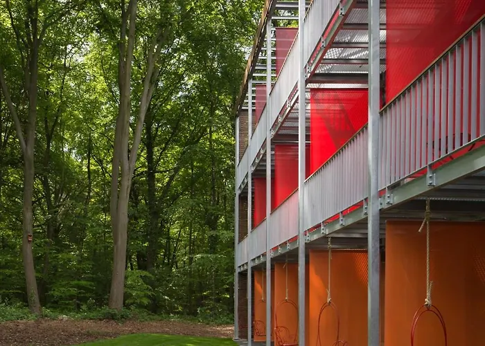 Отель V-Hotel 4*