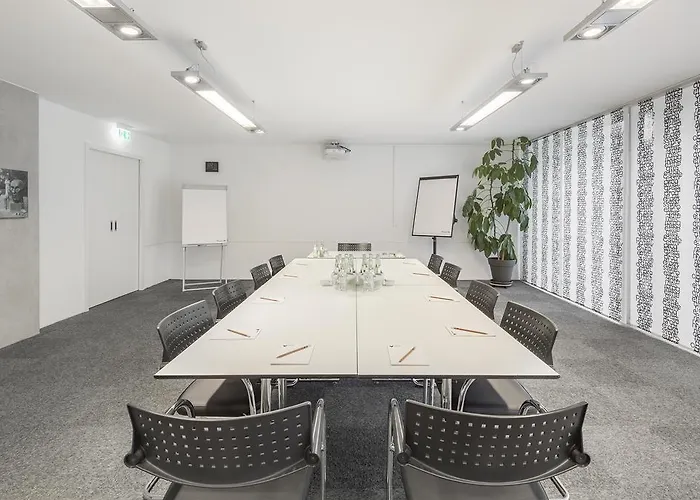 V-Hotel Отель 4*